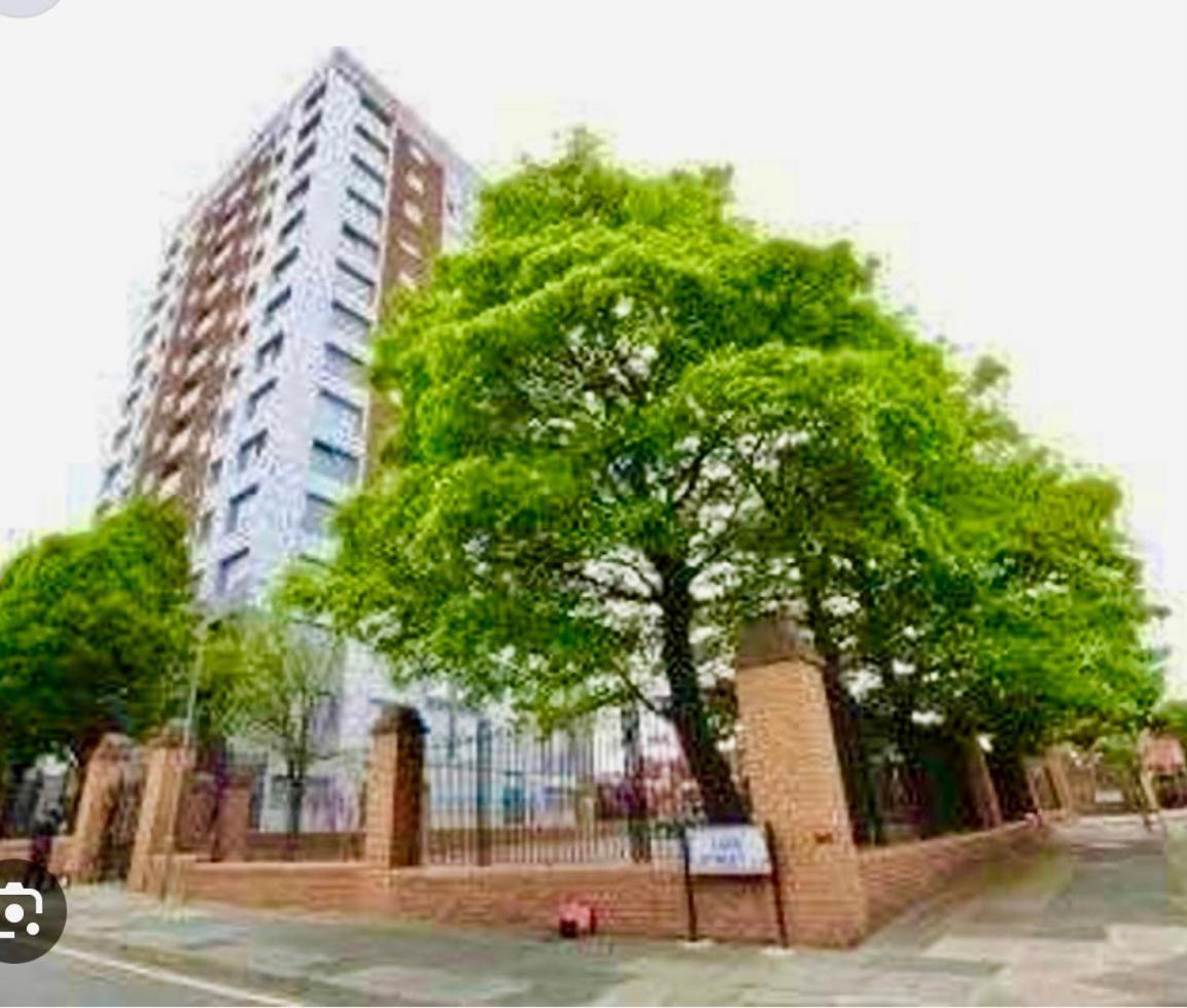 Large Modern 3 Bedroom Centre ,free Parking * Liverpool